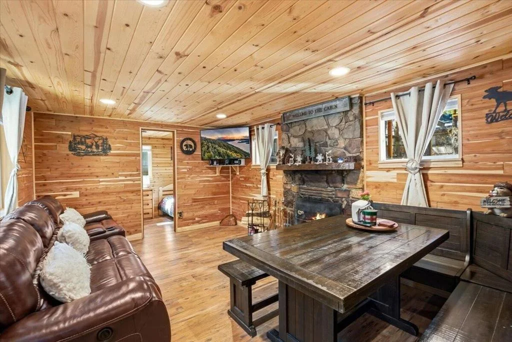 Photo of 830 Oriole Drive