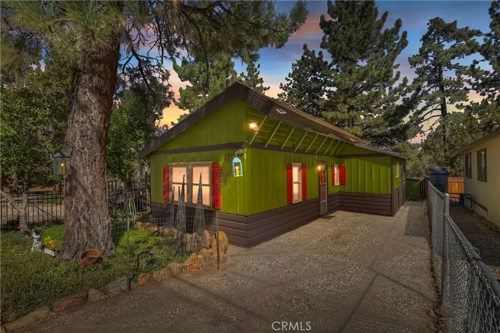 Photo of 571 Pine Lane