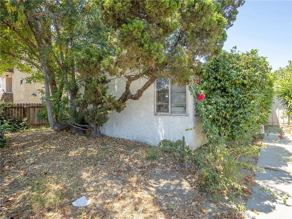 Photo of 14301 Roscoe Boulevard