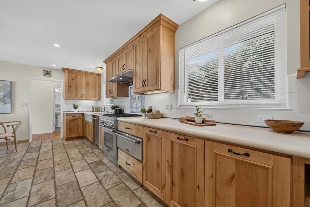 Photo of 172 Shoreview Avenue