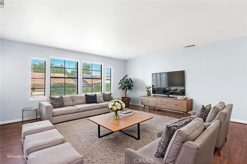 Photo of 1041 Mountain View