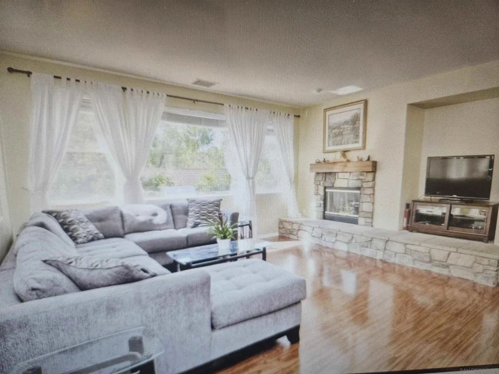 Photo of 2348 Douglaston