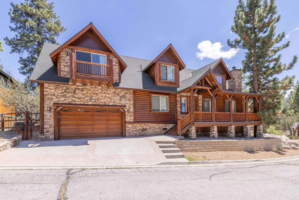 Photo of 127 Shadow Brook Road