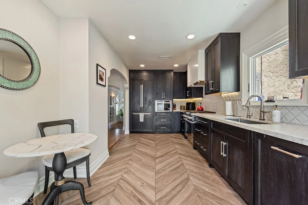 Photo of 170 Saint Joseph