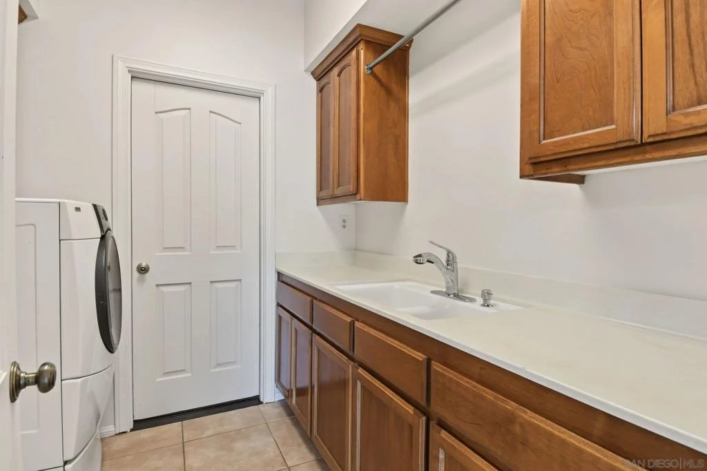 Photo of 333 Thomsen Way