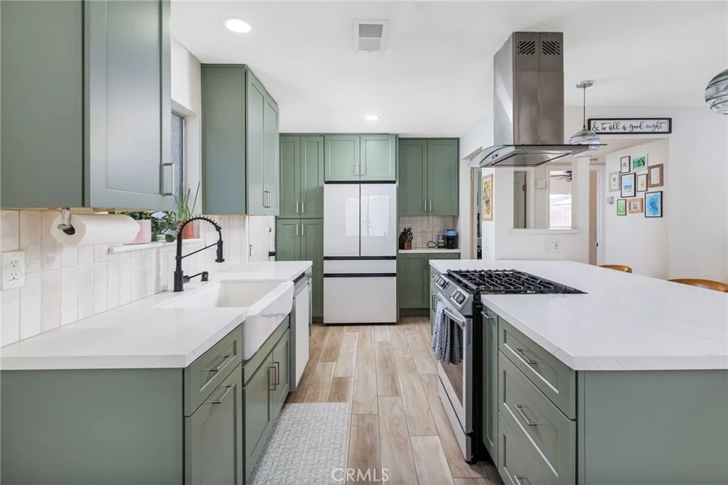 Photo of 289 Lustrosos Street