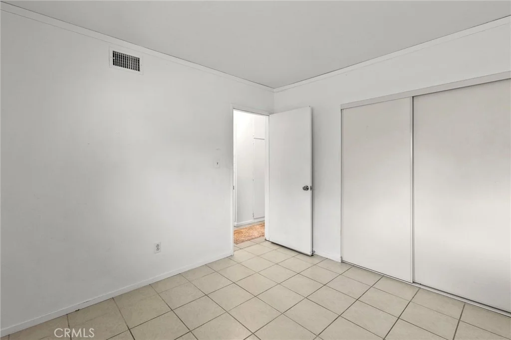 Photo of 3058 Flanders