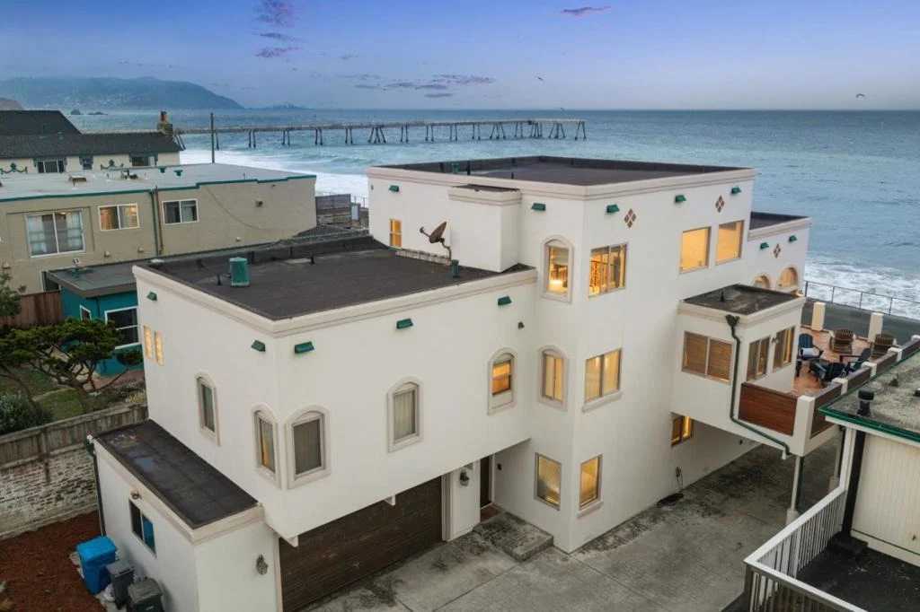 Photo of 1669 Beach Boulevard
