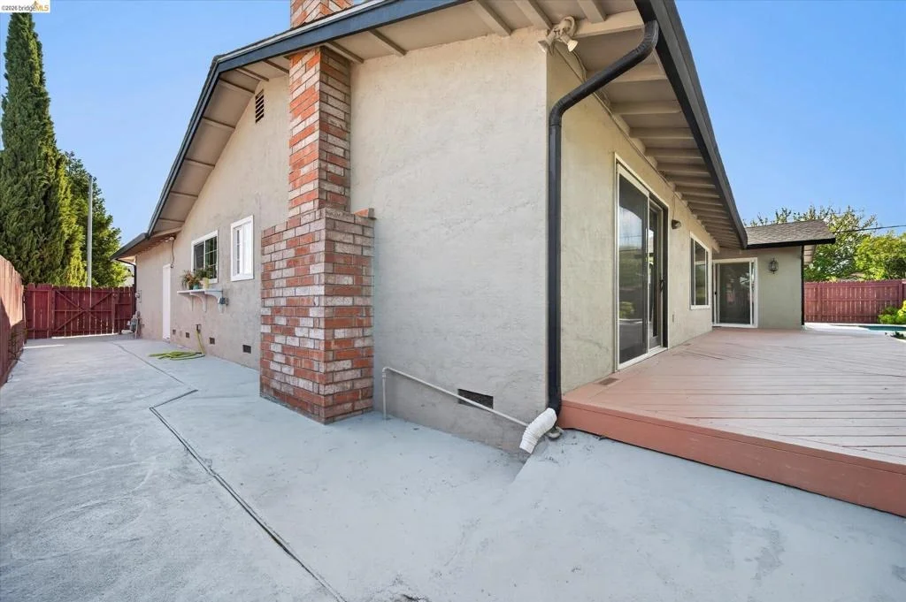 Photo of 901 Helix Dr