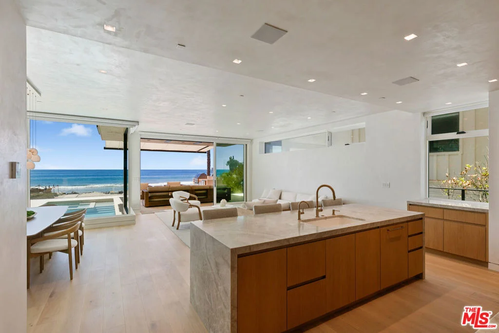 Photo of 31224 Broad Beach Road