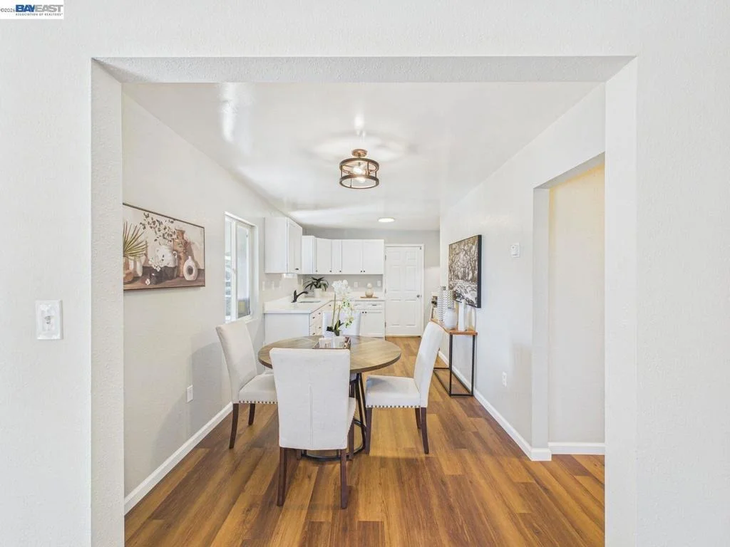 Photo of 2609 Macarthur Ave