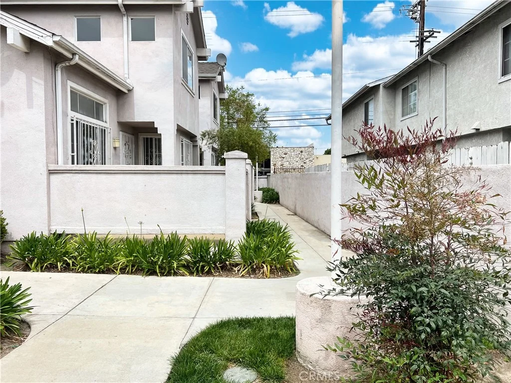 Photo of Unit 16 at 820 W Compton
