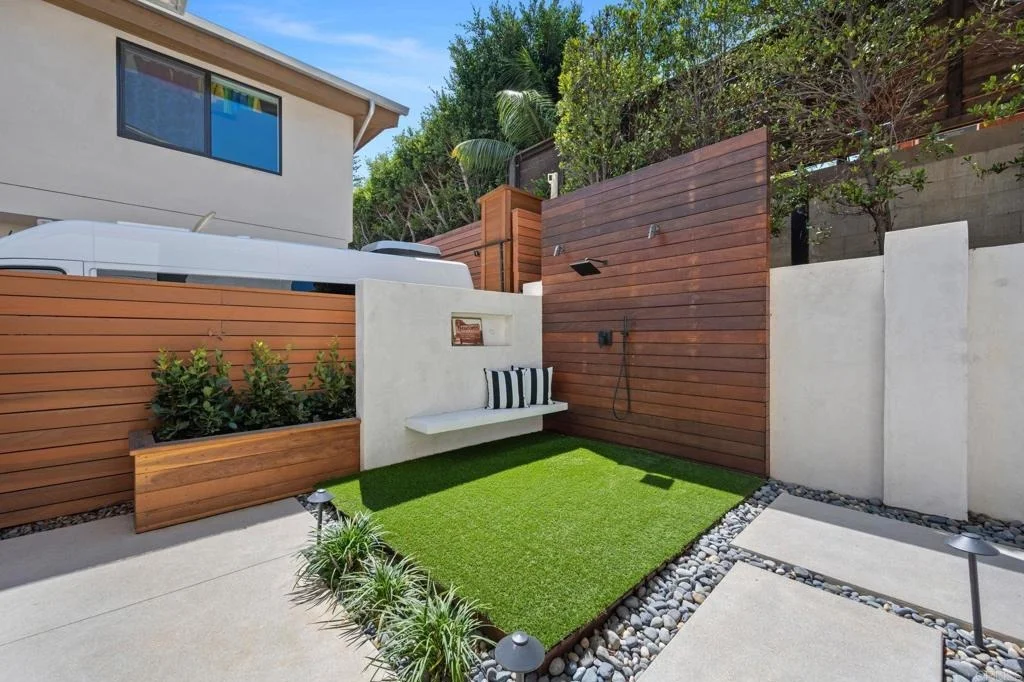 Photo of 141 W Leucadia Blvd