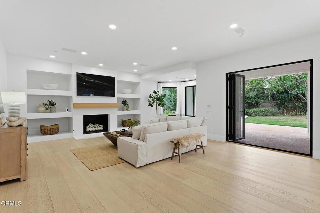 Photo of 550 Unique Lane