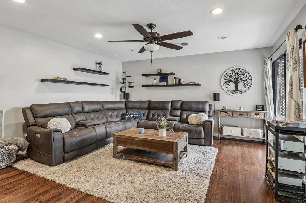 Photo of 9535 Lakeview Drive