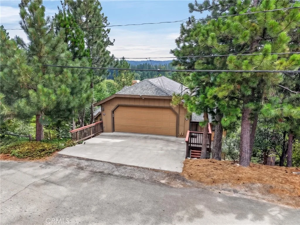 Photo of 27779 West Shore