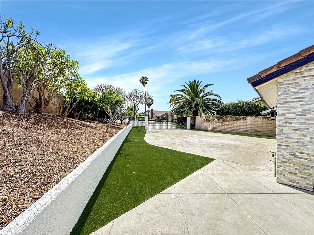 Photo of 5519 E Avenida Palmar