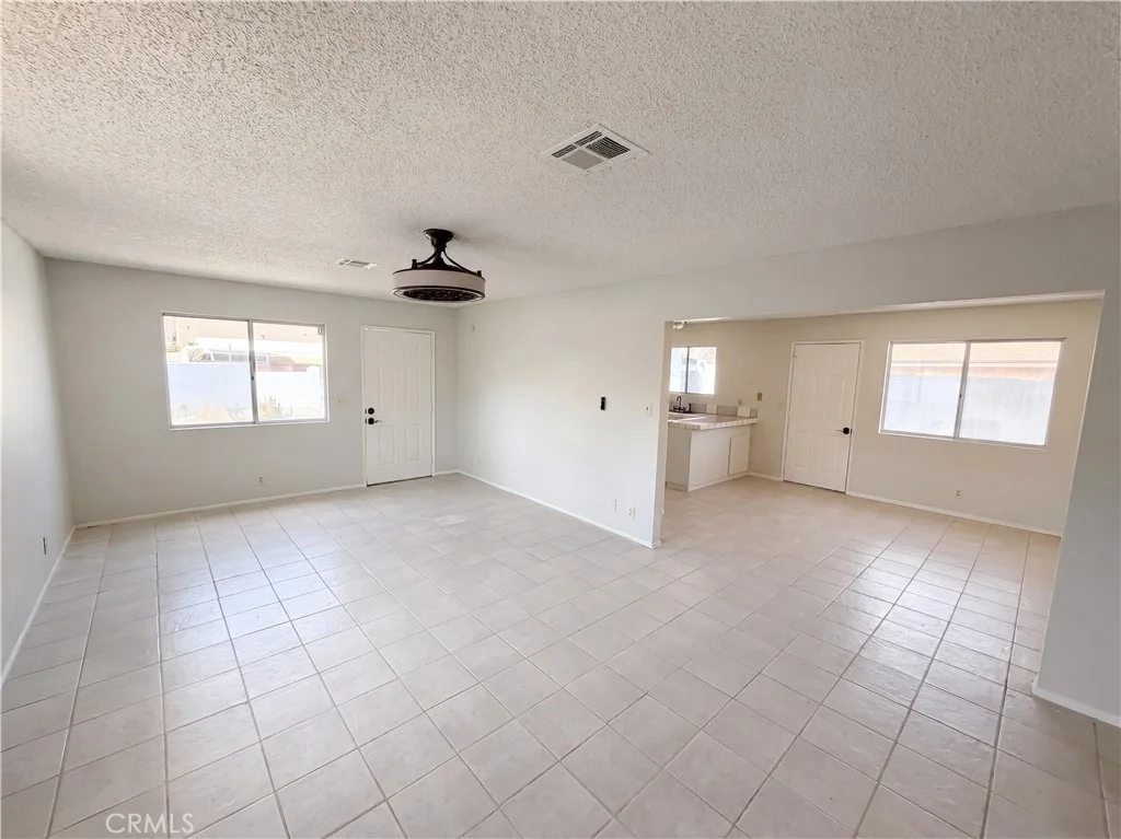 Photo of 52990 Avenida Diaz