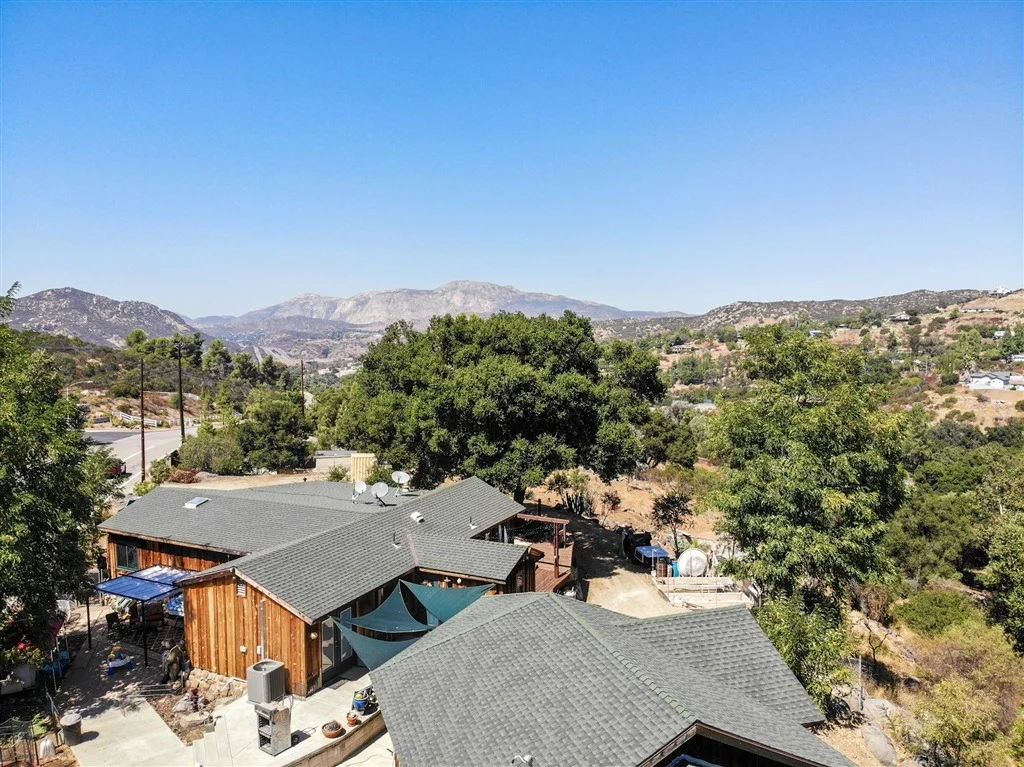 Photo of 822 S Grade