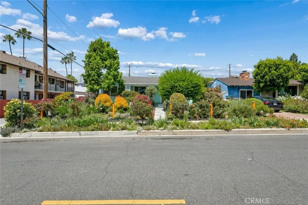 Photo of 449 W Elm Avenue