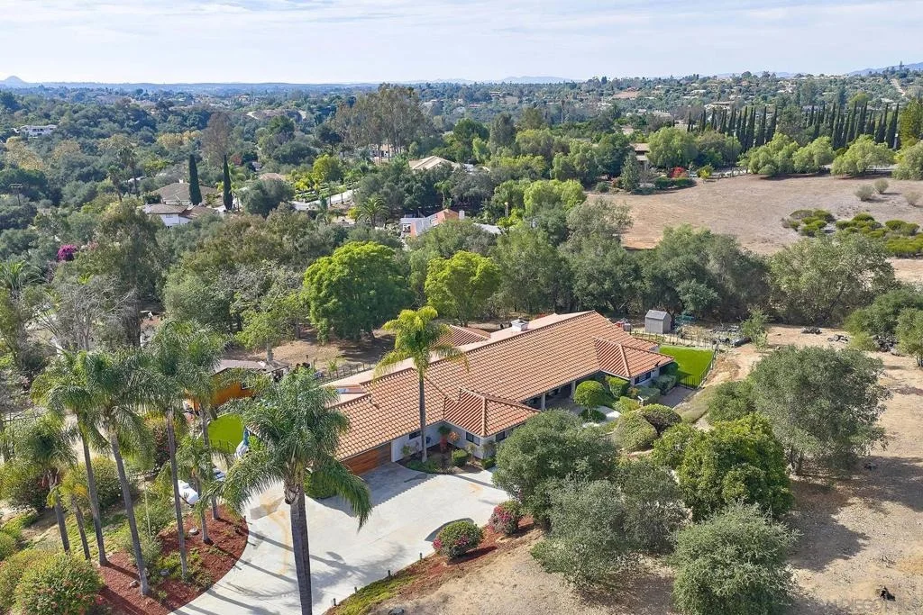 Photo of 3064 Live Oak Park Rd