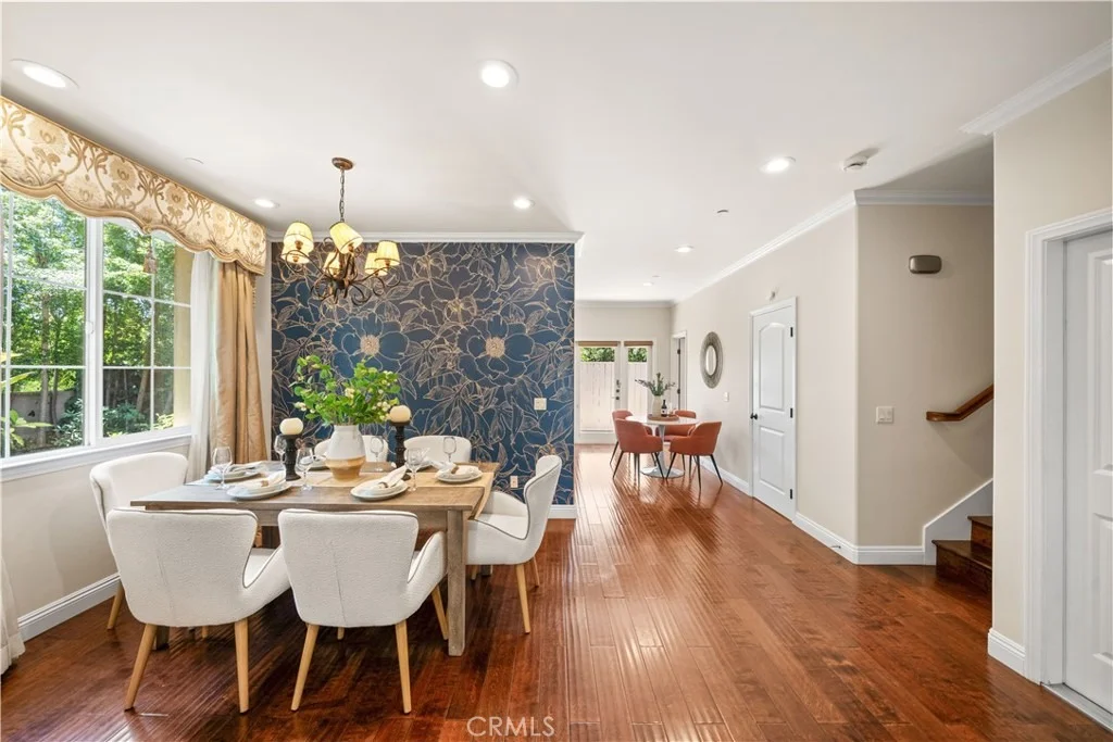 Photo of Unit D at 2438 Oneida Street