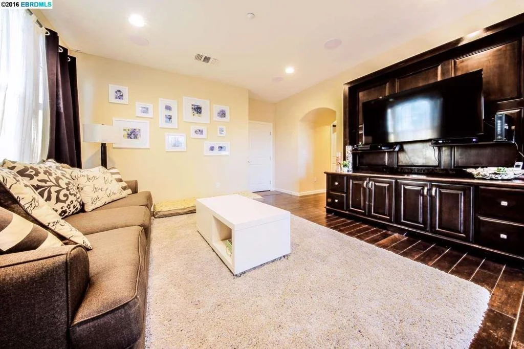 Photo of 344 PACIFICA DR