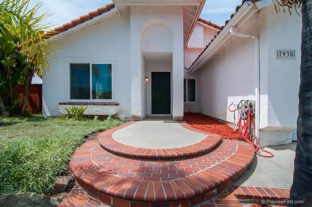 Photo of 7938 Avenida Diestro