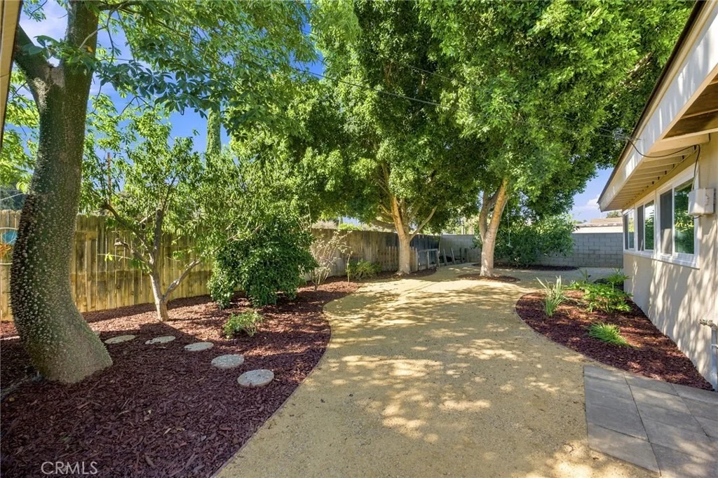Photo of 8755 Delano