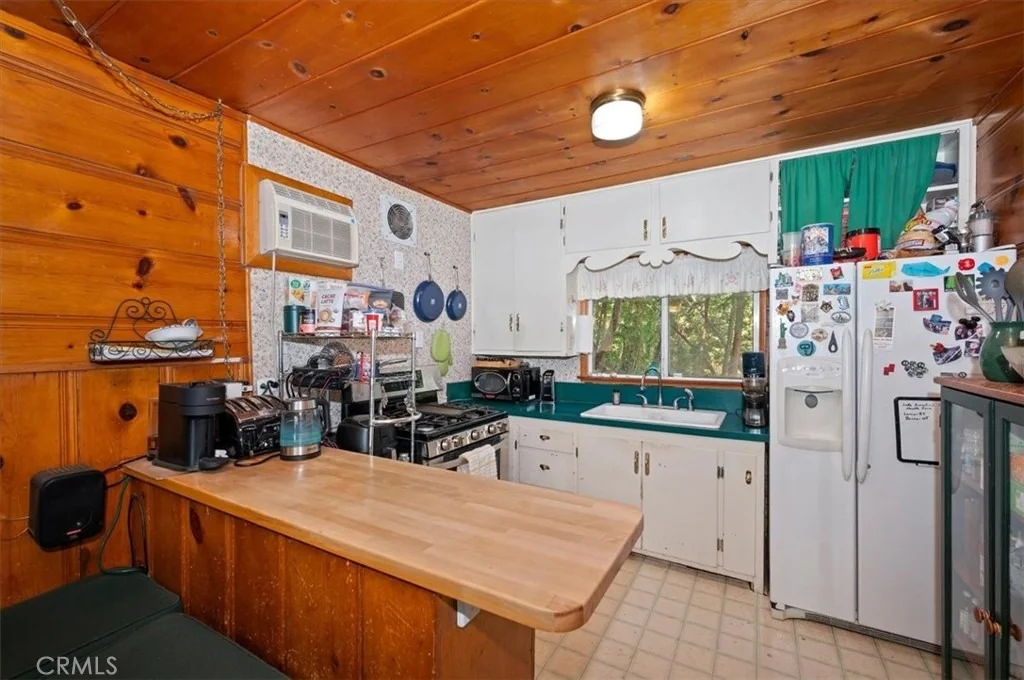 Photo of 23940 Cresta Drive