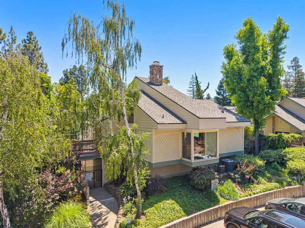 Photo of 10093 Senate Way