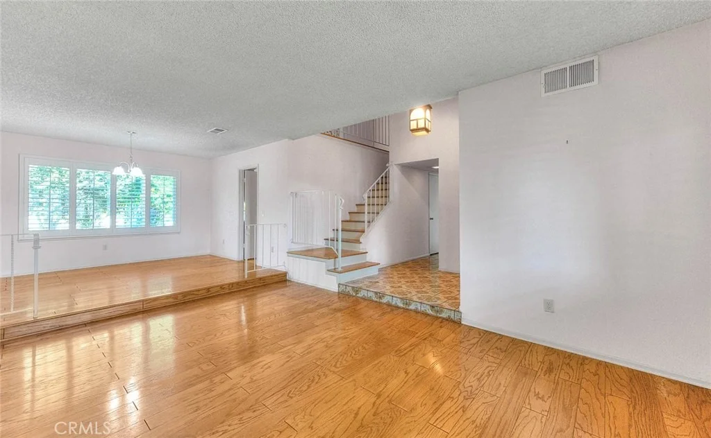 Photo of 13425 Mistletoe