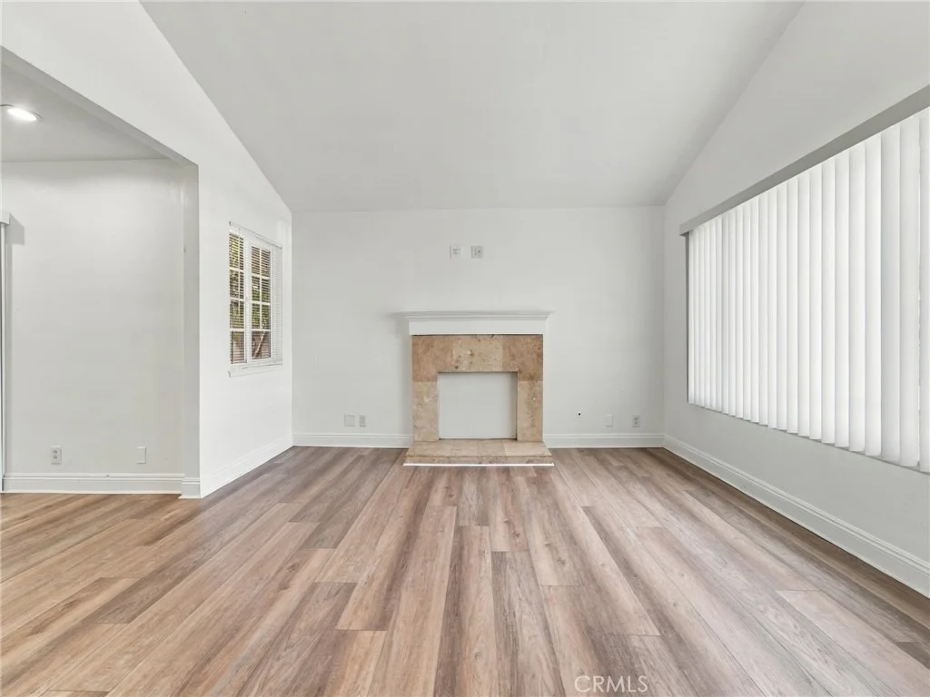 Photo of 330 W Devonshire Drive