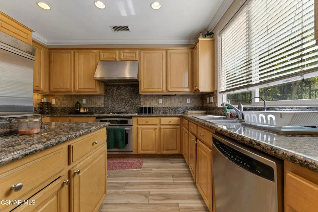 Photo of 5588 California Oak Street