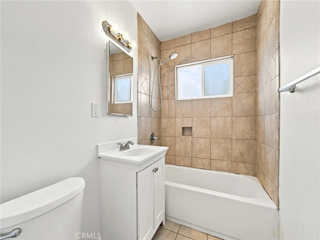 Photo of 1156 W Avenue J7