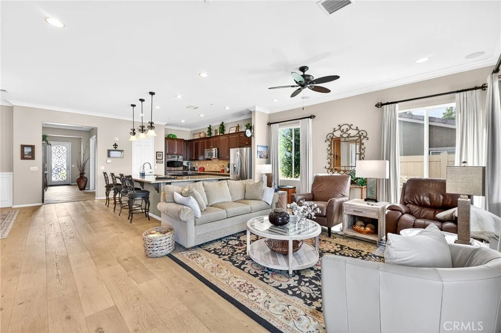 Photo of 370 Irvine