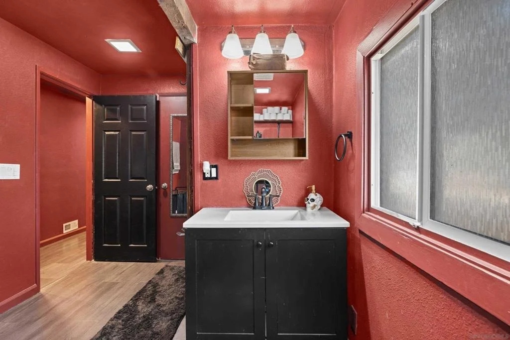 Photo of 2156 Ruby