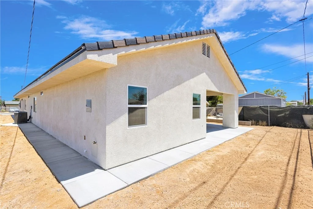 Photo of 16443 Pine Street