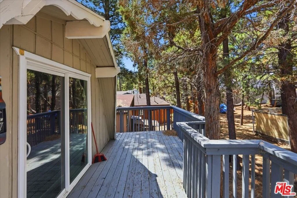 Photo of 550 Pine Lane