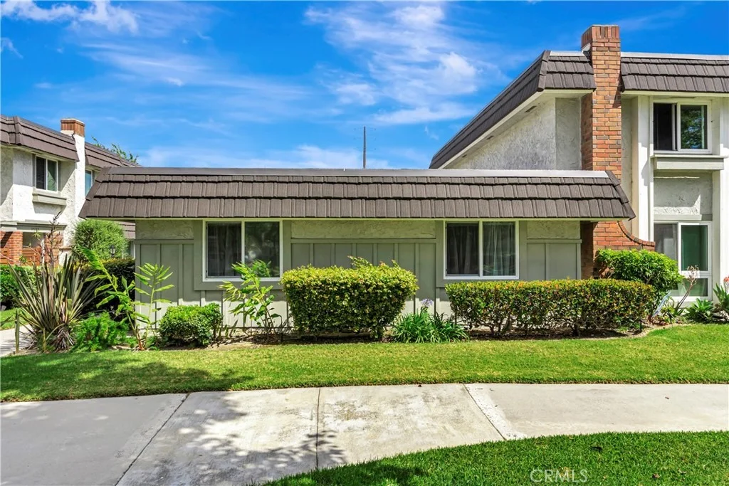 Photo of 5371 Victoria Place