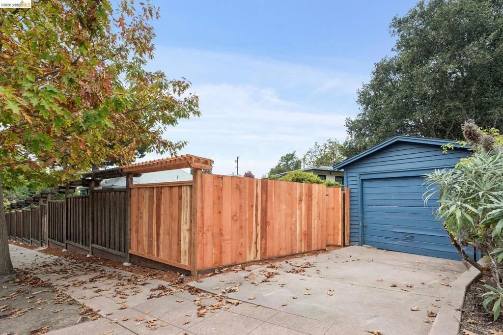 Photo of 1117 The Alameda
