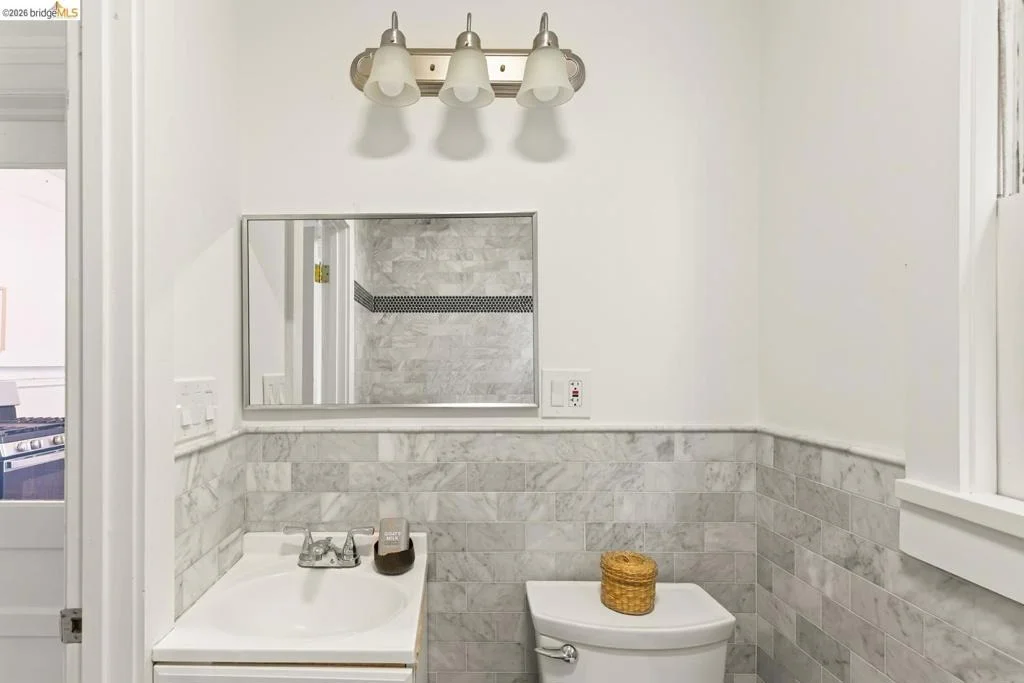 Photo of 2833 Regent St