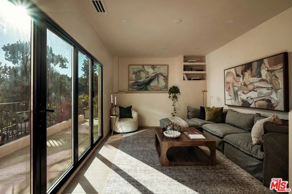 Photo of 579 Crane Boulevard