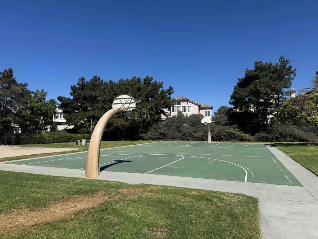 Photo of 1048 Torrey Pines Road