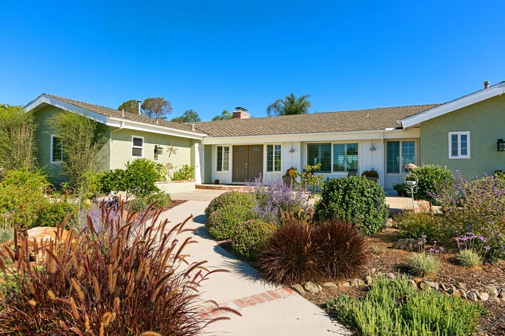 Photo of 1449 Farrand Rd