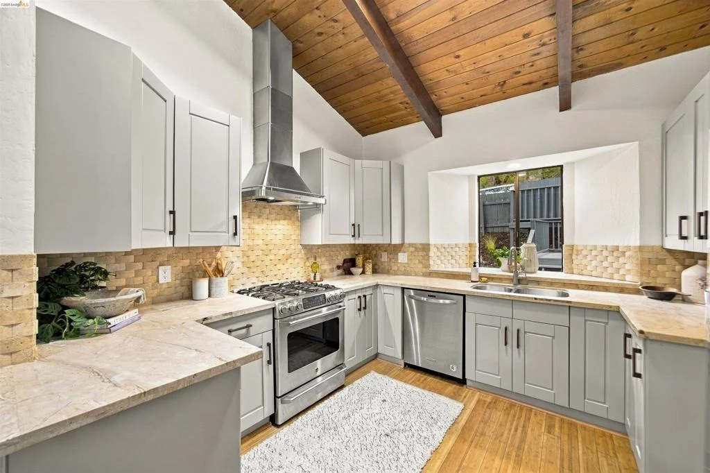 Photo of 7099 Pinehaven Road