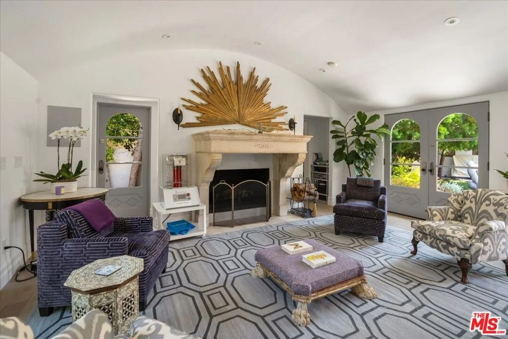 Photo of 523 N Beverly Drive