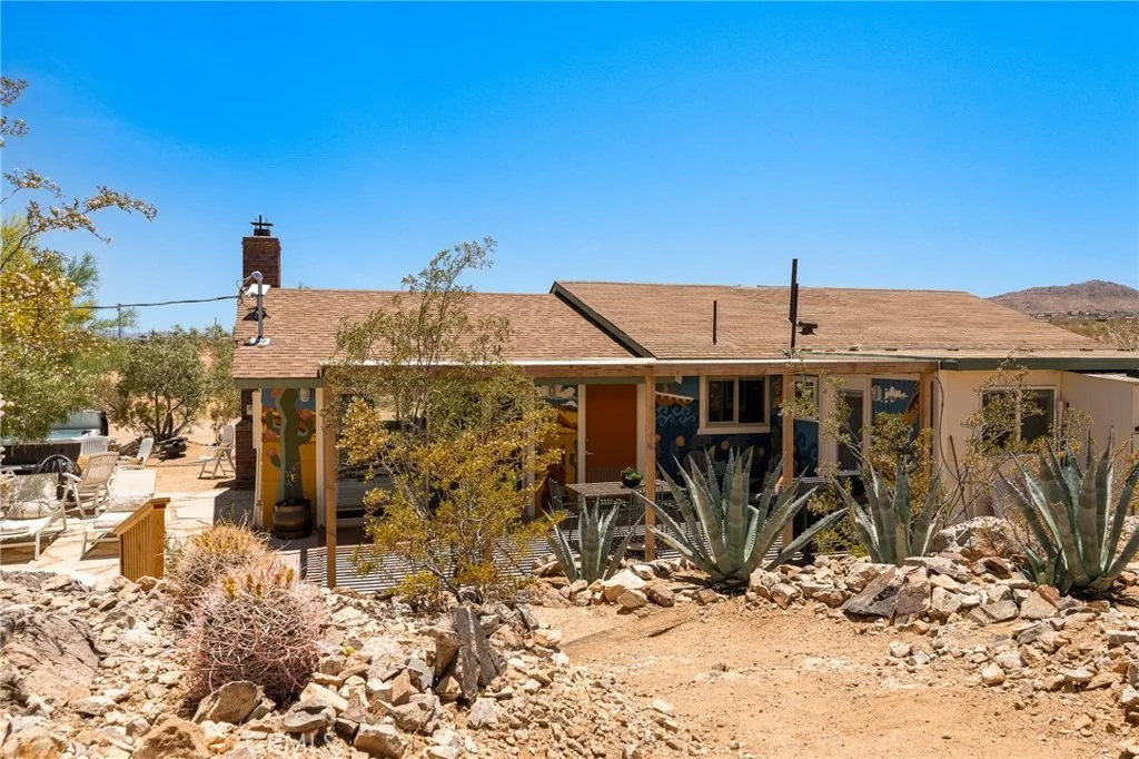Photo of 2351 N Cambria