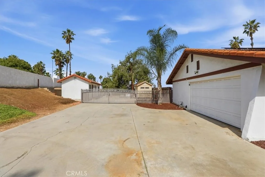 Photo of 15745 Saddleback Road