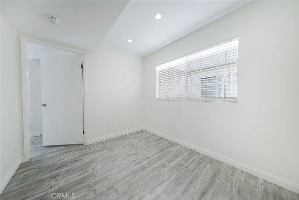 Photo of Unit 4 at 10274 Tujunga Canyon Boulevard
